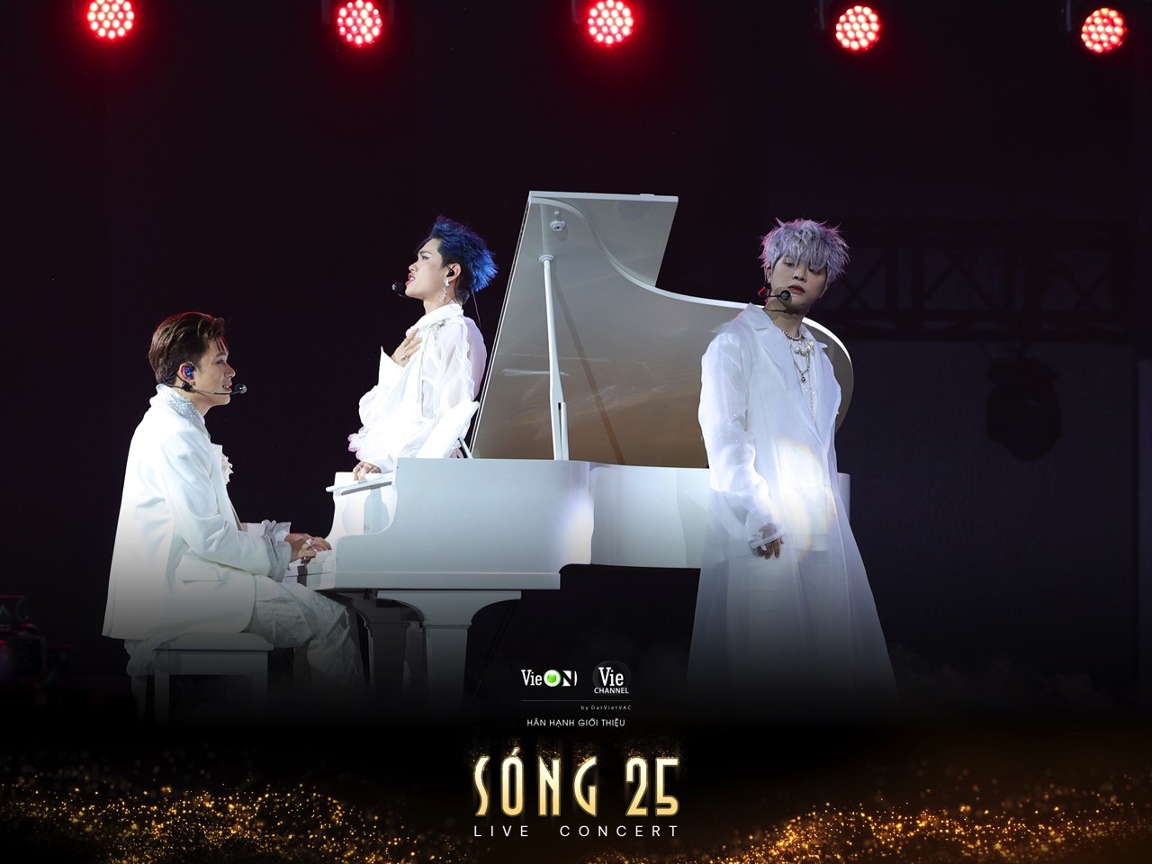 'Sóng 25 – Live Concert' thành công rực rỡ với những màn kết hợp chấn động, trình diễn liveband đã phần nghe đỉnh phần nhìn