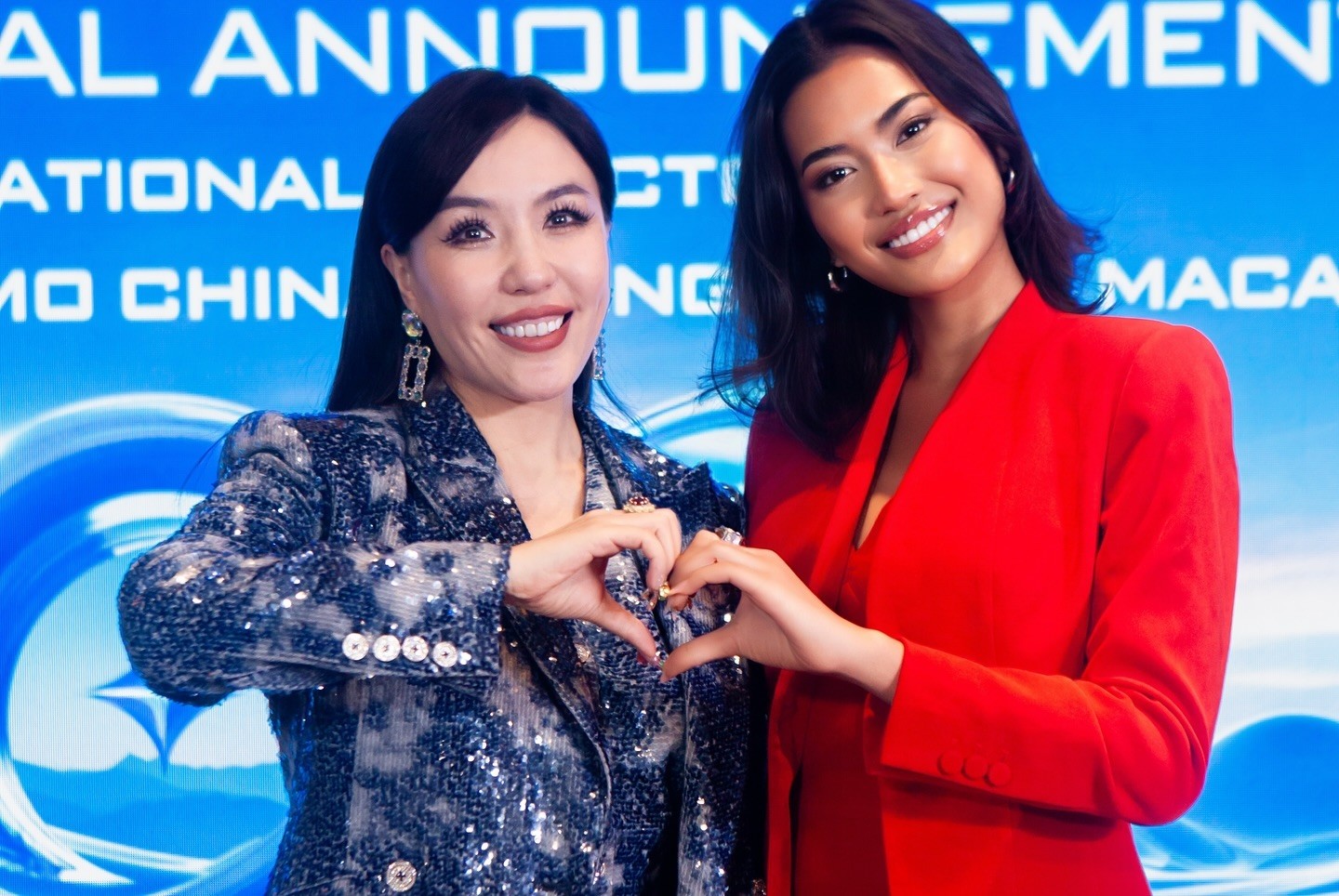 'Miss Cosmo 2024' Ketut Permata Juliastrid và Á hậu Karnruethai Tassabut khí chất ngút ngàn trên sàn diễn 'Tuần lễ thời trang quốc tế Harbin 2025'