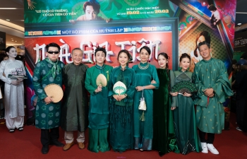 Đông đảo showbiz Việt diện trang phục truyền thống đến chúc mừng Huỳnh Lập và Phương Mỹ Chi ra mắt 'Nhà Gia Tiên'