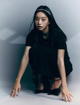 Lee Hyeri: Nữ thần sexy cùng những vai nữ sinh khuynh đảo màn ảnh