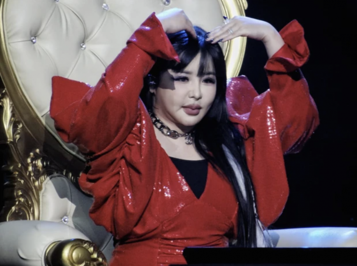 Hậu tranh cãi với Lee Min Ho, Park Bom nhận nhiều 'gạch đá'