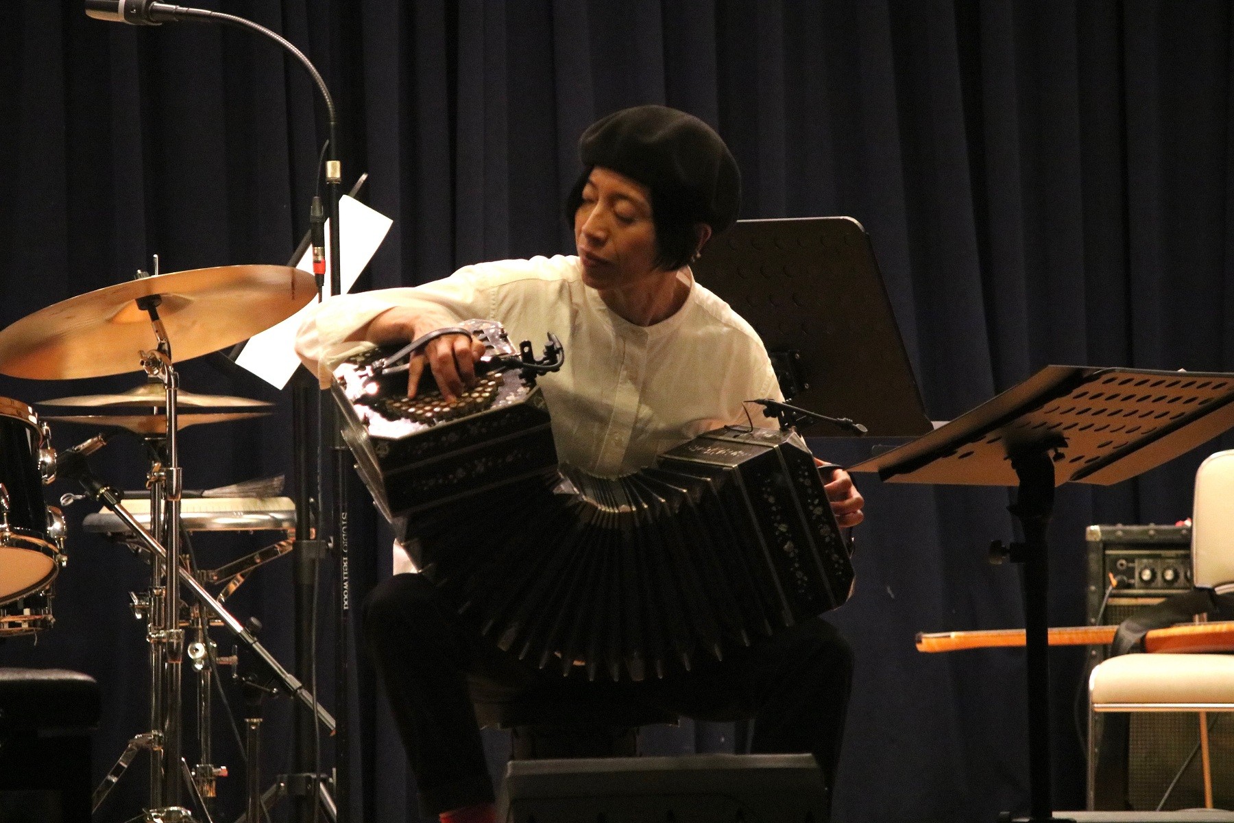 Ca sĩ Ánh Tuyết tái ngộ khán giả tại đêm nhạc vì trẻ em nghèo Việt Nam 'Tango night in Saigon'