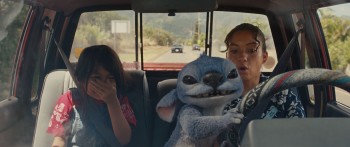 Náo loạn Hawaii với sự trở lại của 'báo' Stitch