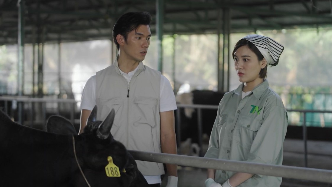 Nhan Phúc Vinh hút fan với hình ảnh 'soái ca nông nghiệp'