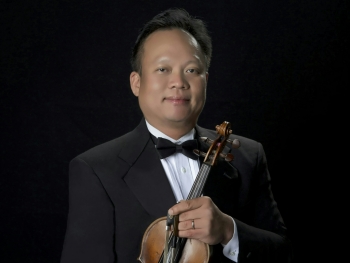 Nghệ sĩ violin quốc tế Chuong Vu trình diễn những tác phẩm kinh điển của các soạn nhạc lừng danh Dvorak, Mozart và Shostakovich