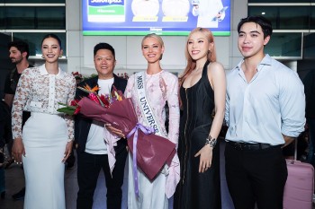 'Miss Universe 2024' Victoria Kjær Theilvig mặc áo bà ba đến thăm Việt Nam