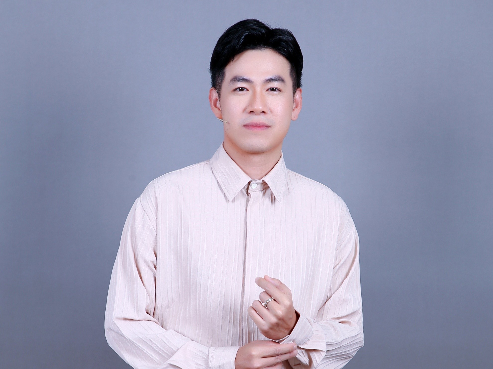 Ca sĩ Hồ Trung Dũng: Mối quan hệ giữa tôi và cha tương đối phức tạp