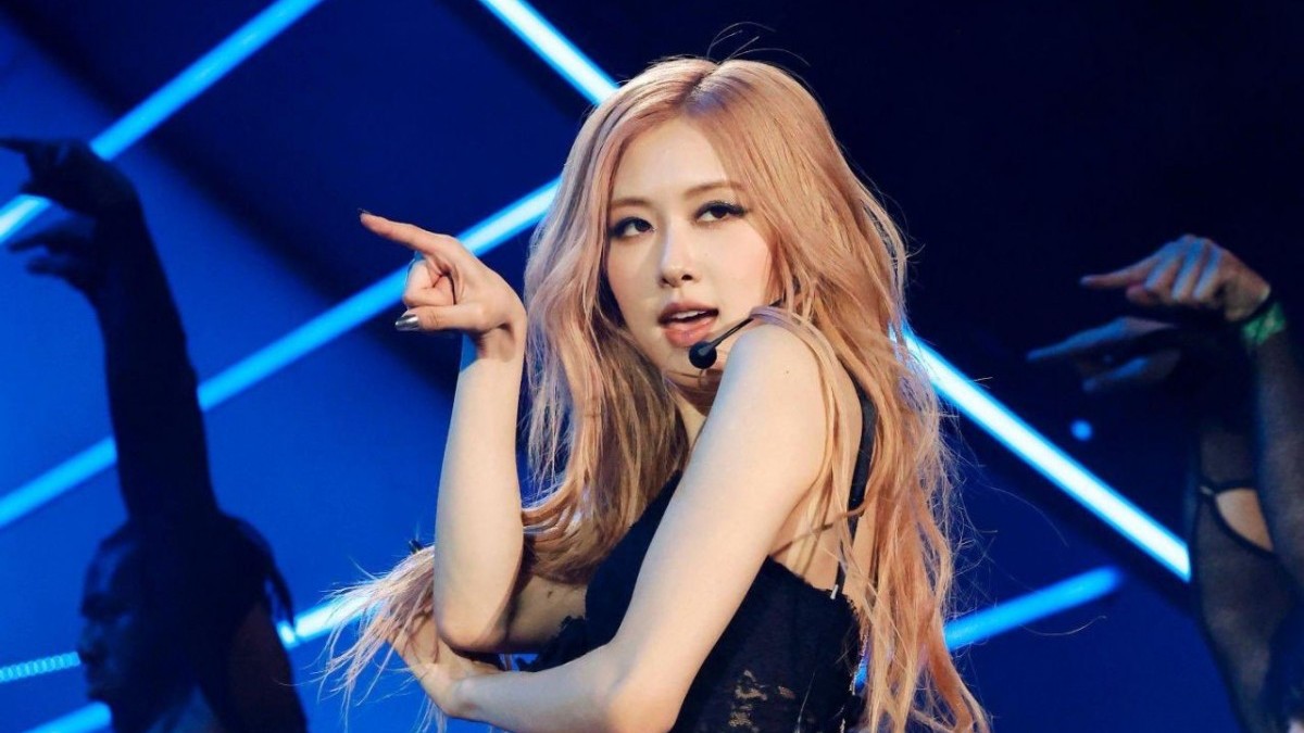 Rosé (BlackPink) hẹn hò bạn trai tại Coachella?