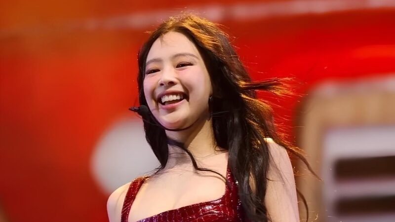 Jennie (BlackPink) 'gây bão' Coachella, chiếm trọn truyền thông Mỹ