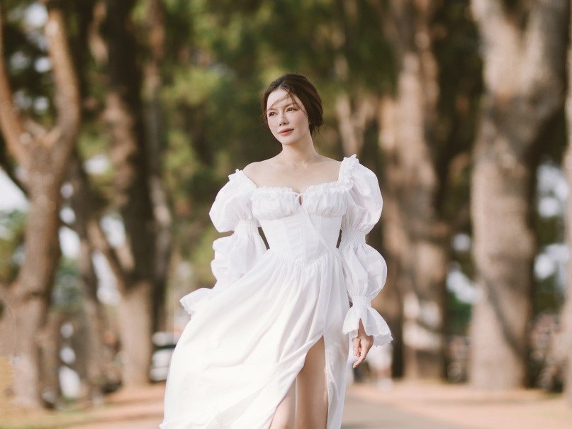 Lý Nhã Kỳ hóa nàng thơ giữa đại ngàn