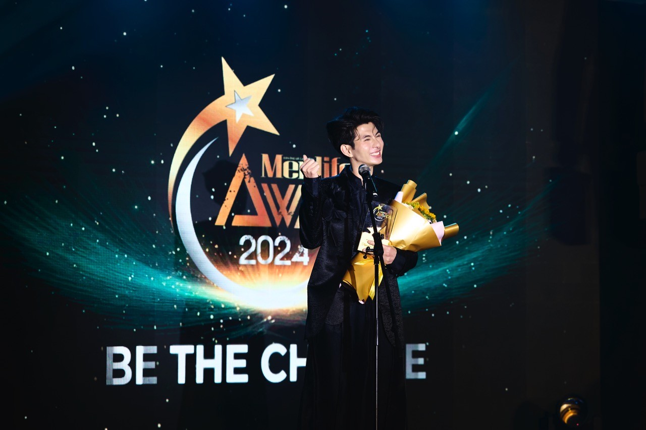 NTK Nguyễn Minh Công được tôn vinh 'Fashion Designer of the Year' đầy thuyết phục tại Men&life Awards 2024 NTK Nguyễn Minh Công được tôn vinh 'Fashion Designer of the Year' đầy thuyết phục tại Men&life Awards 2024