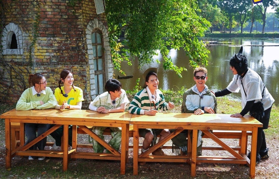 'Tổ đội '1 không 2': Khách mời 'đẹp lạ' trong mắt dàn cast - Hieuthuhai, Wean Lê được gọi tên