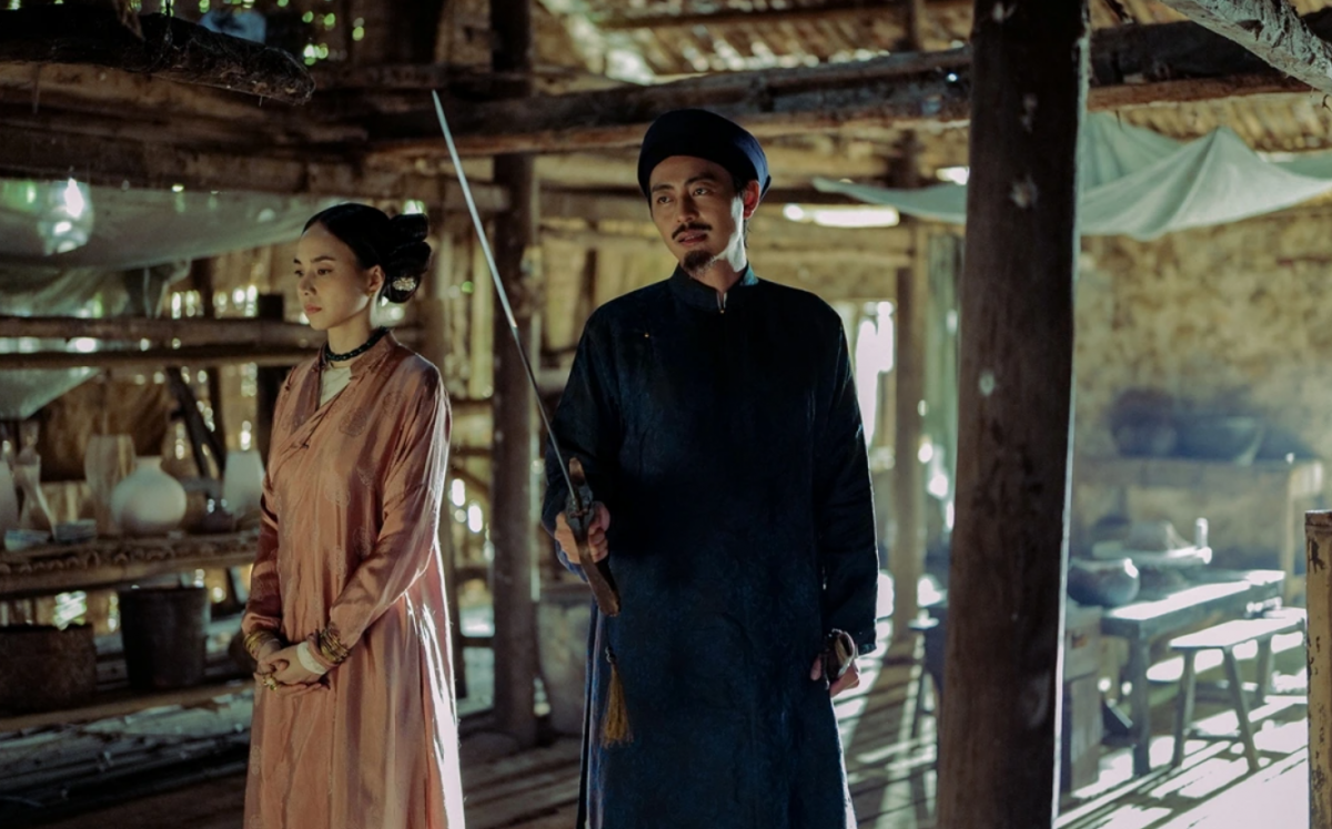 (Review) ‘Thám tử Kiên: Kỳ án không đầu’: Bối cảnh đẹp mắt, nhiều pha 'bẻ lái' hấp dẫn