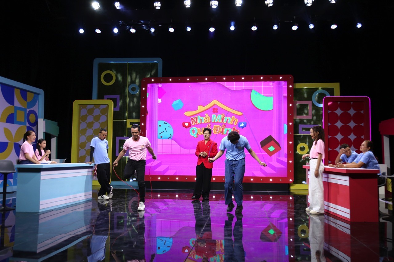 'Nhà mình quá đỉnh': Diễm Phương chiếm spotlight, Hoàng Phi 'thua liên hoàn' vẫn khiến cả trường quay cười nghiêng ngả