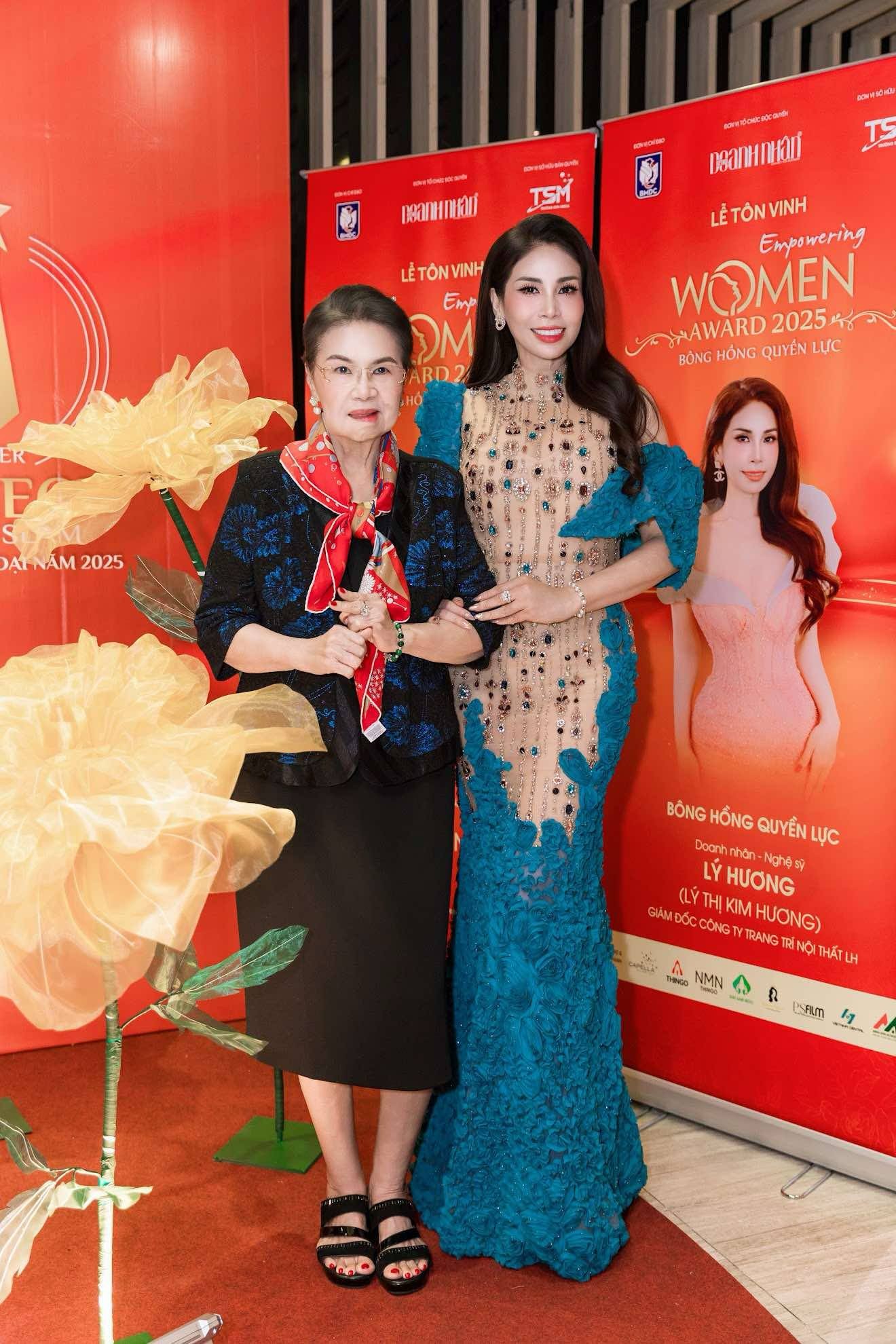 Lý Hương cùng nhiều người đẹp tài hoa được tôn vinh 'Bông hồng quyền lực 2025'