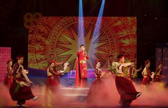 Liveshow 'Ánh dương soi sáng' của ca nhạc sĩ Lê Anh Tuấn đạt kỷ lục được 28 kênh truyền hình cùng phát sóng trực tiếp