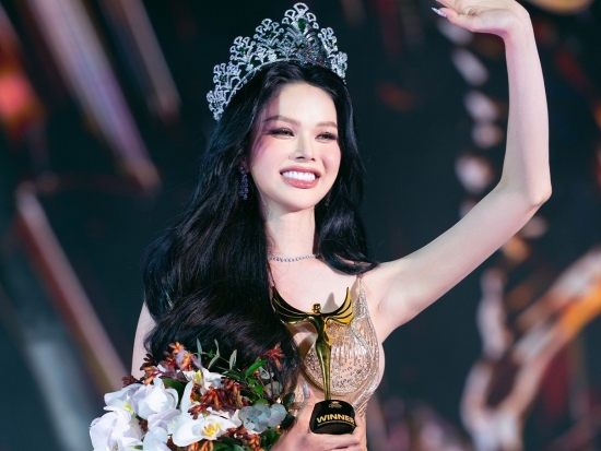 Hà Tâm Như chính thức trở thành đại diện đến 'Miss International Queen' quốc tế tại Thái Lan