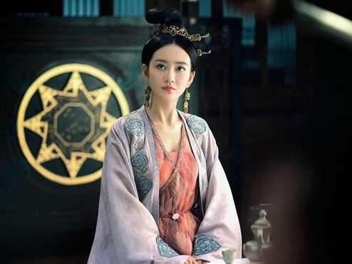 Vượt qua ồn ào ngoại tình với Lưu Khải Uy, Vương Âu bất ngờ xuất hiện bên Trần Khôn