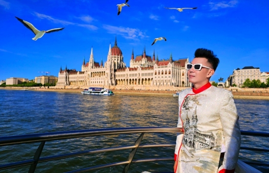 Đoan Trường khám phá 8 nước Balkan trên cung đường du lịch mới