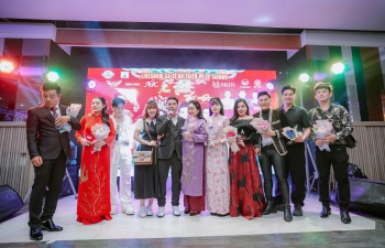 Ca sĩ Ân Thiên Vỹ san sẻ yêu thương đến người neo đơn bằng toàn bộ lợi nhuận liveshow 'Ân tình xứ Đài'