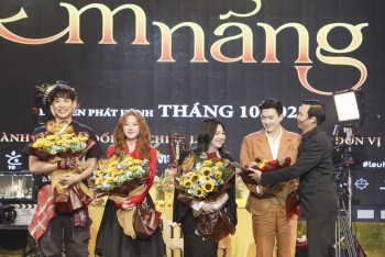 Sau 'Hai Muối', đạo diễn - NSƯT Vũ Thành Vinh hy vọng mang tinh thần 'chị ngã em nâng' trong tác phẩm điện ảnh thứ hai