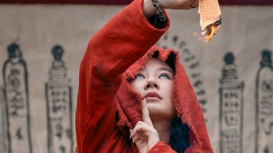 Hoàng Kim Ngọc - 'bà đồng' gây sốt trong 'Đèn âm hồn'