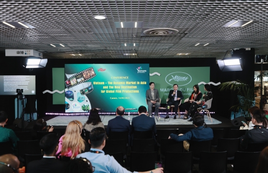 Johnny Trí Nguyễn và đạo diễn Nguyễn Phan Quang Bình mở casting được nhiều bạn trẻ yêu lịch sử và cổ phục quan tâm