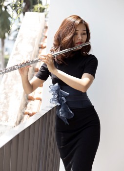 Nữ nghệ sĩ piano Hàn Quốc Ju Sun Young tham gia đêm Hòa nhạc thính phòng tại Nhà hát thành phố