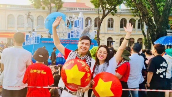 'Nàng Phi' Amy Lê Anh mừng sinh nhật sớm