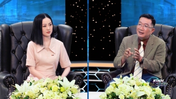 'Kính đa chiều': Thạc sĩ Nguyễn Đình Toàn tiết lộ một buổi hầu đồng 'chuẩn'