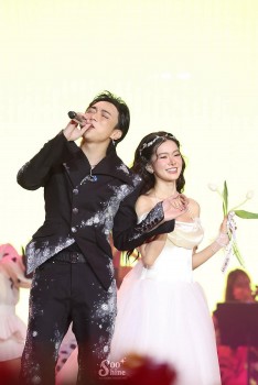 ‘Công chúa’ bên Soobin Hoàng Sơn tại concert là ai mà khiến fan 'rần rần'?