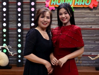 'Mảnh ghép hoàn hảo': 30 tuổi vẫn chưa lấy chồng, ca sĩ Thủy Tiên khiến mẹ lo lắng