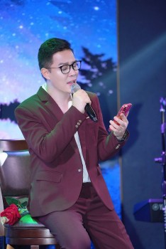 'Tái sinh' với đêm nhạc 'The Moon - Represents My Heart': Hành trình chữa lành bằng âm nhạc của Nathan Lee