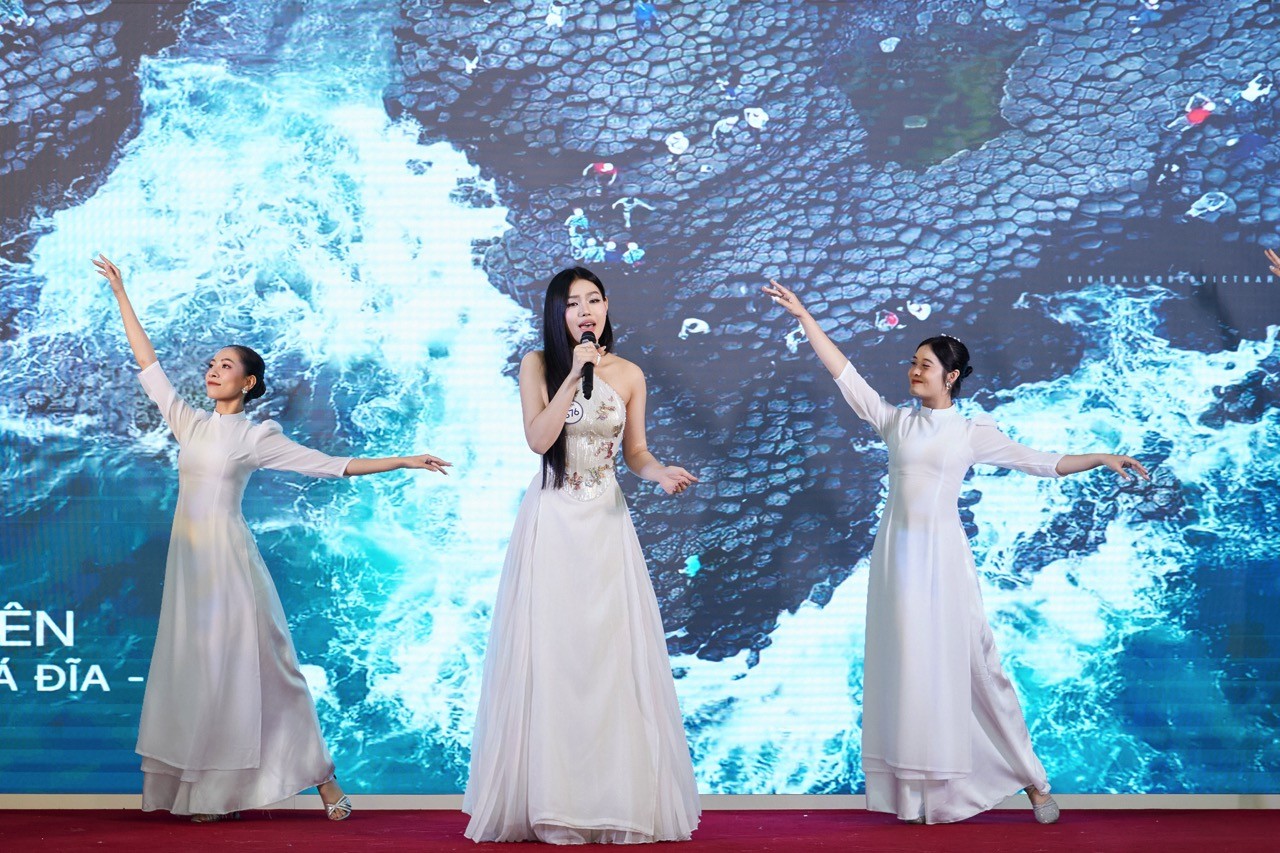 Huỳnh Tiên khoe giọng ngọt ngào, Phương Linh múa cột… vào thẳng Top 5 Người đẹp tài năng 'Hoa hậu hoàn vũ Việt Nam 2025'