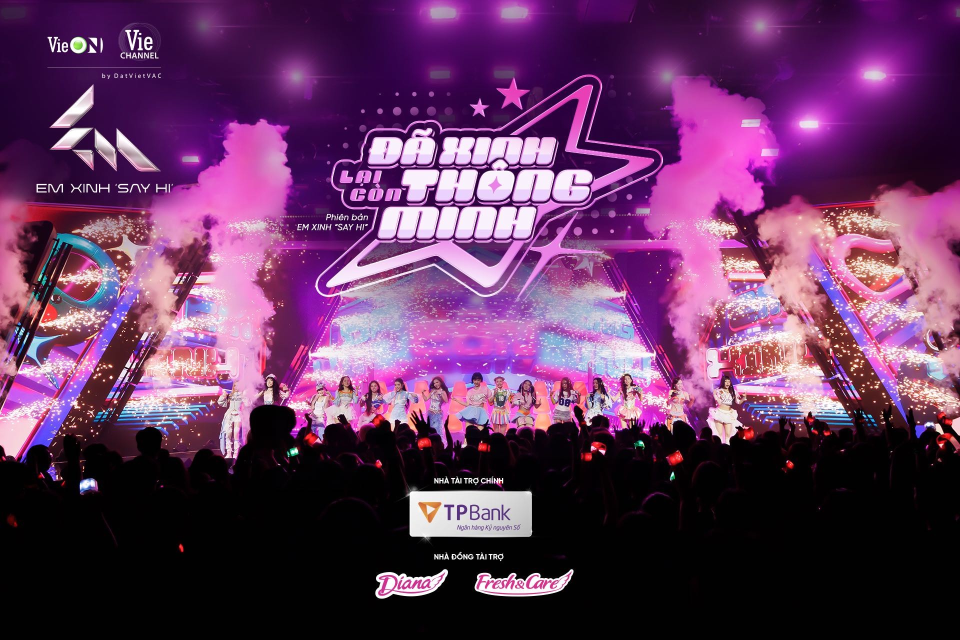 'Em xinh 'Say Hi' tập 1: Dài 5 tiếng như concert, 'công phá' Top Trending YouTube