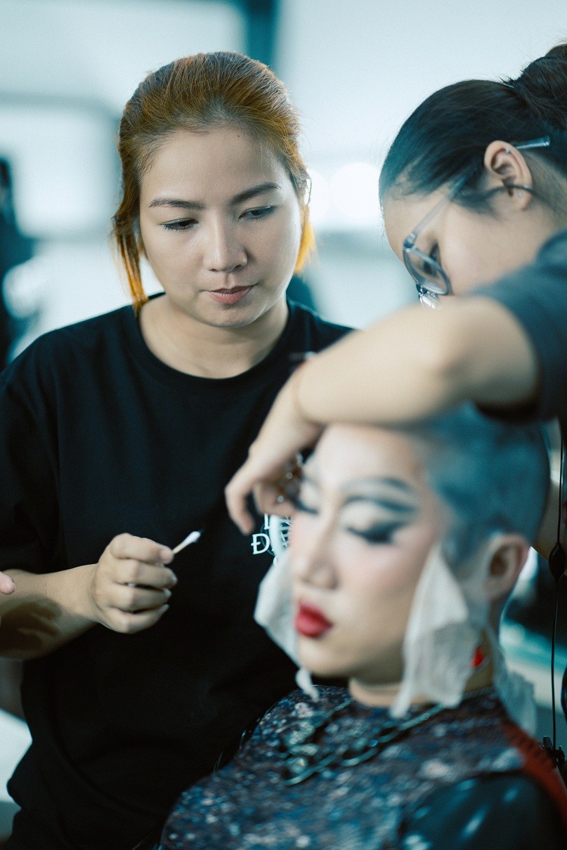 Lâm Nguyễn kể về màn hóa trang hơn 5 tiếng chỉ cho một phân đoạn dài 5 giây gây ám ảnh trong 'Dưới đáy hồ'