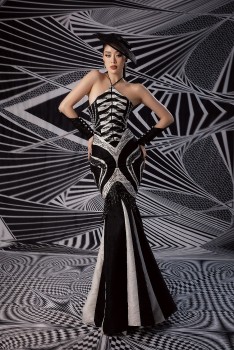 Hoa hậu Khánh Vân lột xác ấn tượng khi diện BST 'Ảo ảnh' của NTK Minh Châu