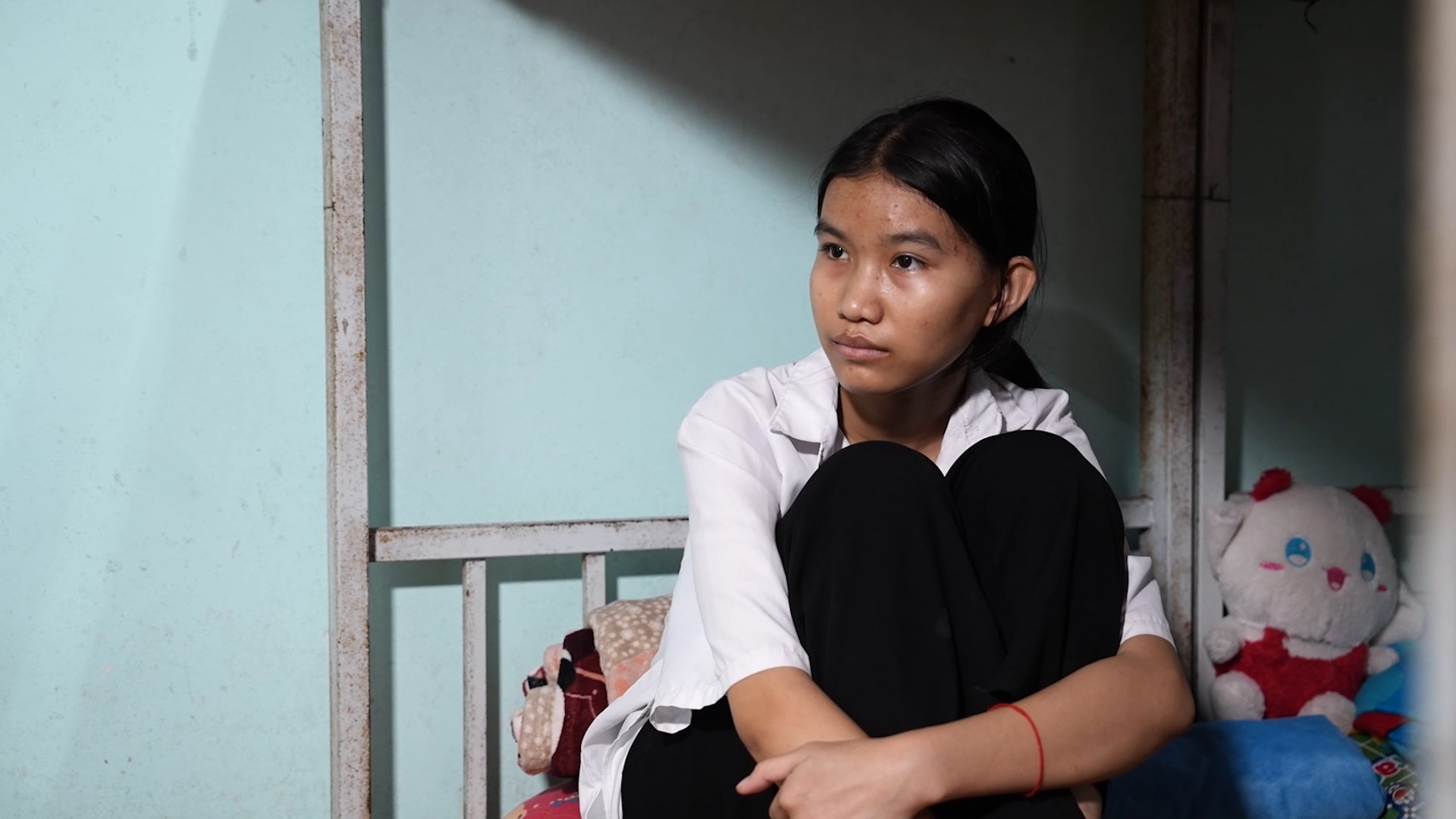 Hurrykng nghẹn ngào trước hình ảnh người cô bất chấp hoàn cảnh gia đình khó khăn vẫn không để cháu mình bơ vơ