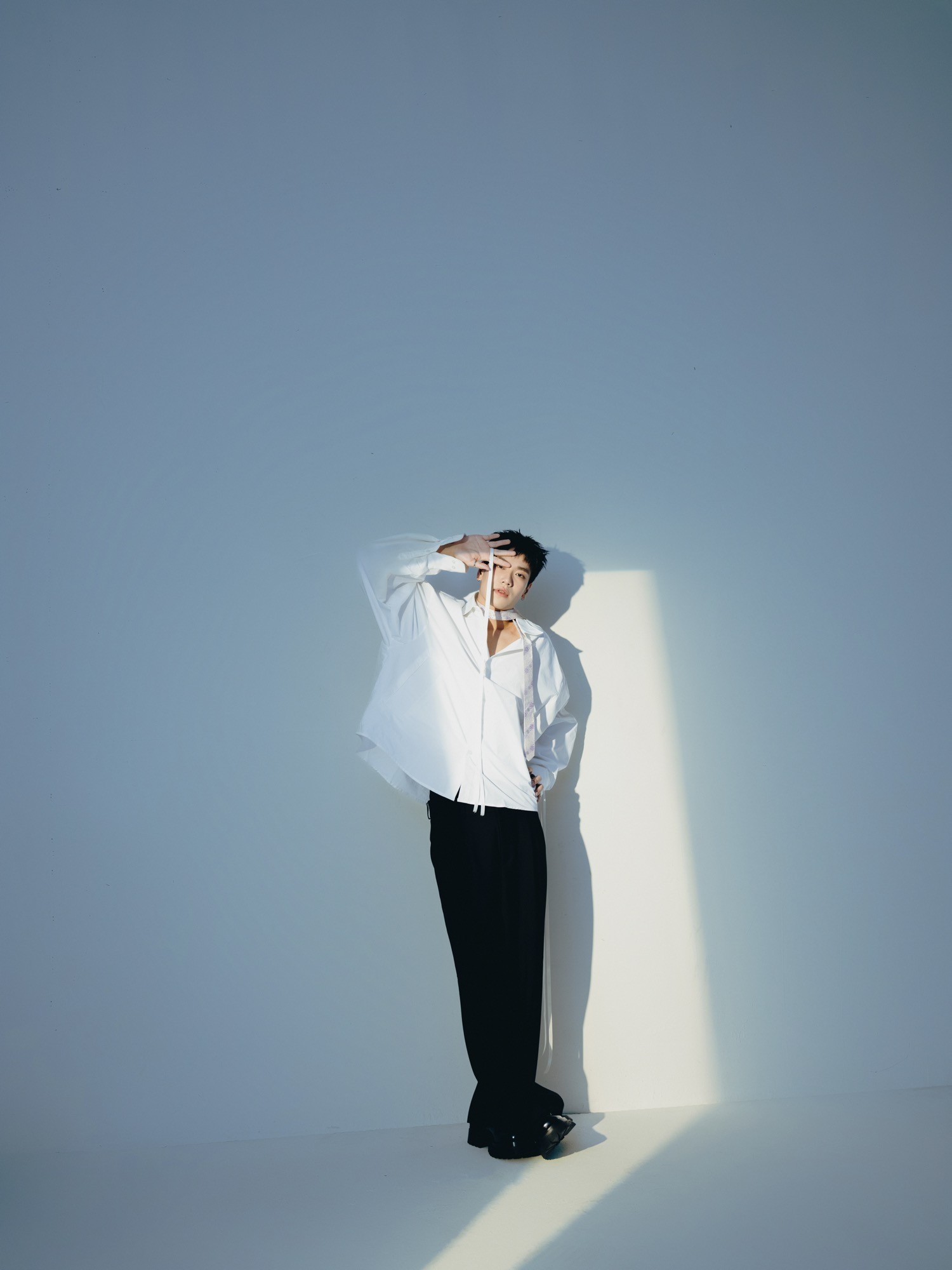 'Nam thần' Trần Nhậm lấn sân sang lĩnh vực âm nhạc với ca khúc đầu tay