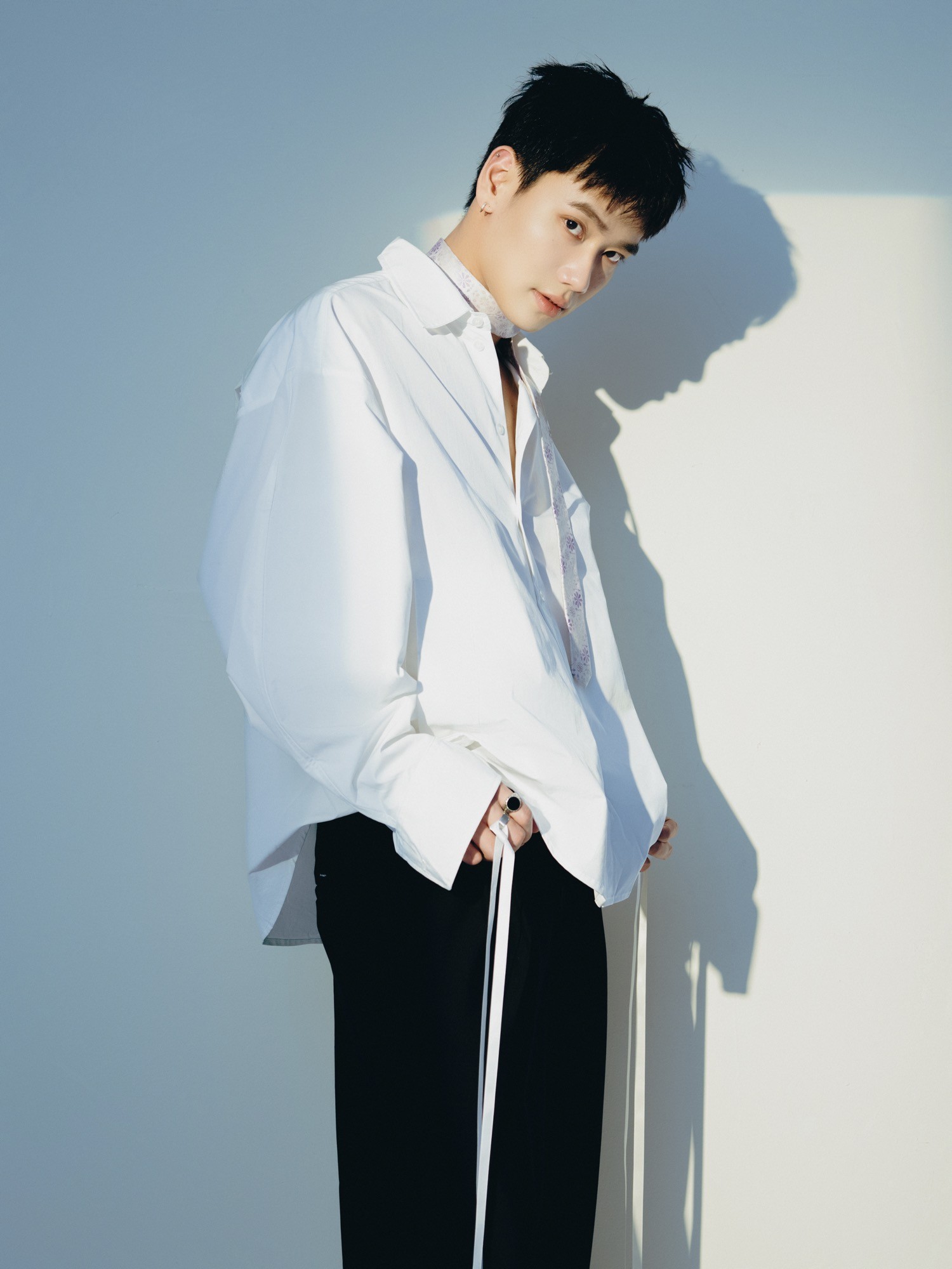 'Nam thần' Trần Nhậm lấn sân sang lĩnh vực âm nhạc với ca khúc đầu tay