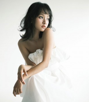 Ngắm vẻ đẹp tựa 'nàng thơ' của Phương Thanh đóng chung với Quốc Trường trong phim kinh dị mới 'Út Lan: Oán linh giữ của'