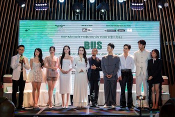 Á hậu Minh Kiên và Phí Phương Anh gây bất ngờ khi tham gia phim điện ảnh của đạo diễn Luk Vân