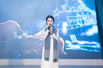 'Hoa hậu áo dài' Amy Lê Anh mang tình yêu biển đảo vào áo dài - Gửi gắm nỗi nhớ qua âm nhạc…
