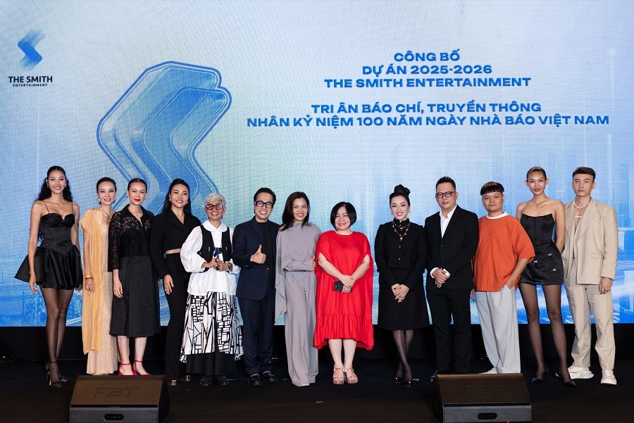 Dự án phim mới của đạo diễn Aaron Toronto – Sự kết hợp của 'Đêm tối rực rỡ' và 'Chị dâu'