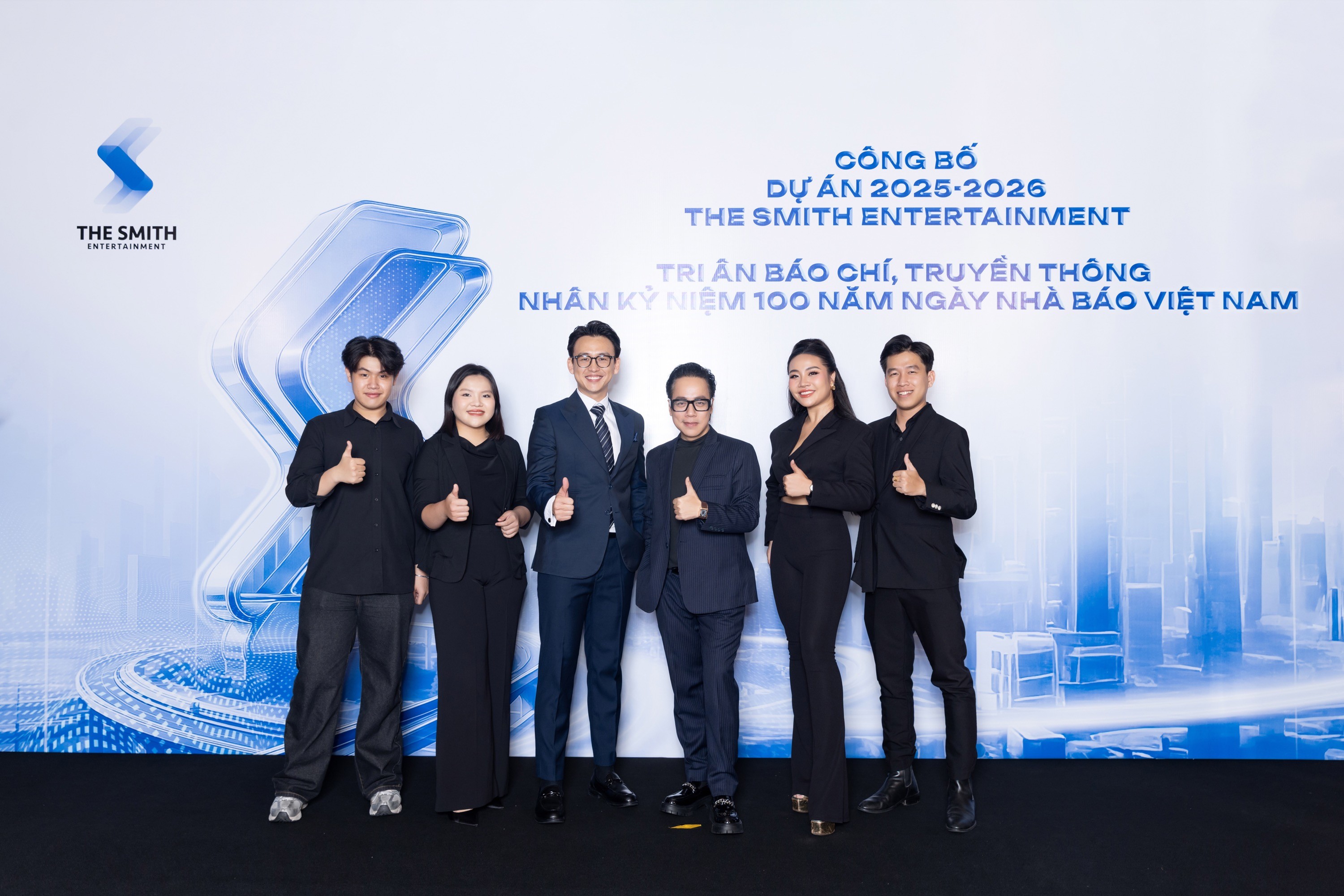 Dự án phim mới của đạo diễn Aaron Toronto – Sự kết hợp của 'Đêm tối rực rỡ' và 'Chị dâu'