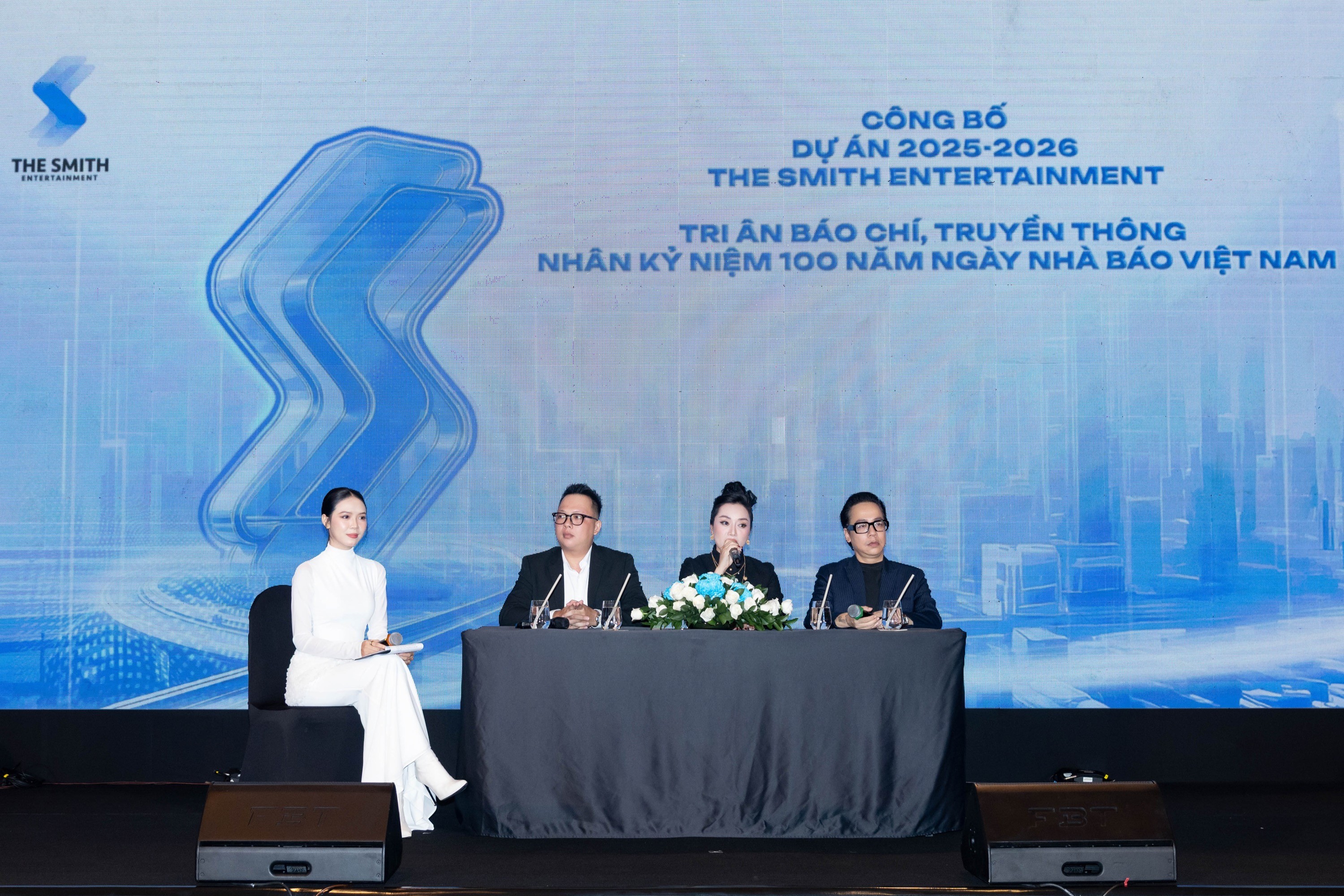 Dự án phim mới của đạo diễn Aaron Toronto – Sự kết hợp của 'Đêm tối rực rỡ' và 'Chị dâu'