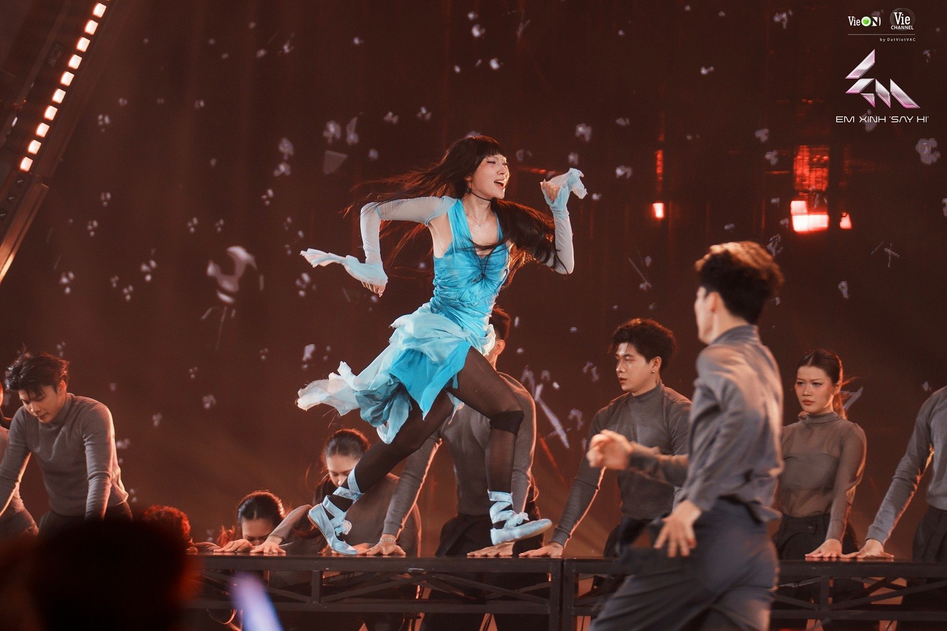 'Em xinh 'Say Hi' tập 4 : Concert 'Em xinh 'Say Hi' diễn ra vào tháng 9, loạt bài hát vòng 1 của Live Stage 2 'công phá' Top Trending âm nhạc