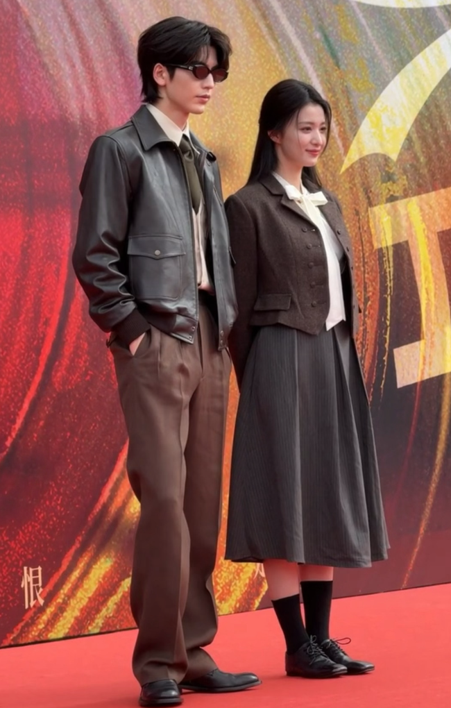 'Cặp đôi nhan sắc' Trương Lăng Hách, Vương Sở Nhiên kết hợp, gây tranh cãi vì điều gì?