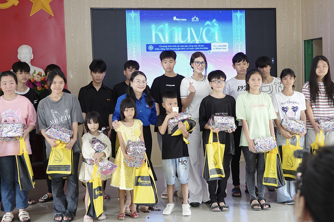 Hoa hậu Đoàn Thiên Ân mang dự án 'Khuyết' đến Làng trẻ SOS Nha Trang