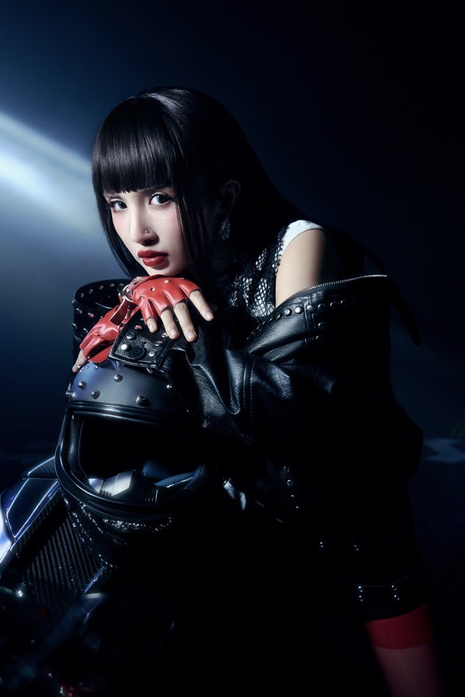 Dàn sao Việt đồng loạt chúc mừng LEXXY khi ra mắt MV 'Bật đèn xanh'